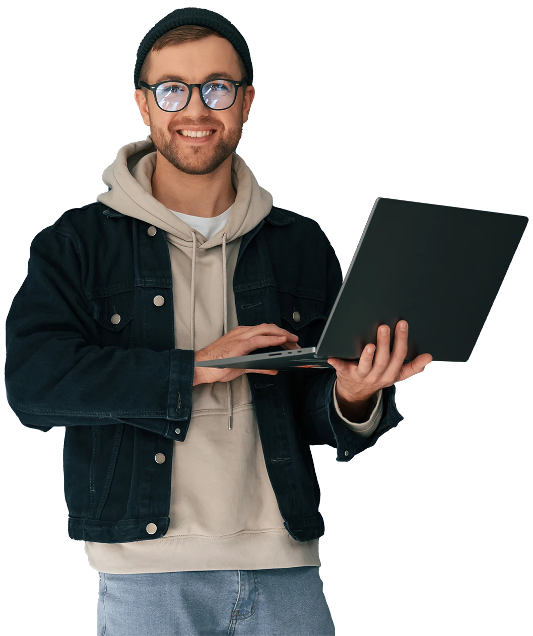Web Developer von Uhl Werbeagentur mit einem Laptop in der Hand.